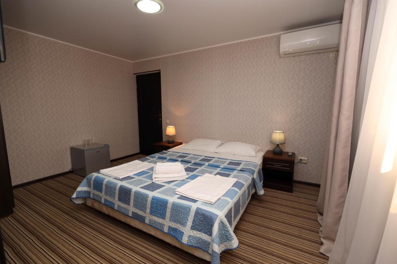 Hotel Capri Sukhumi Eksteriør billede