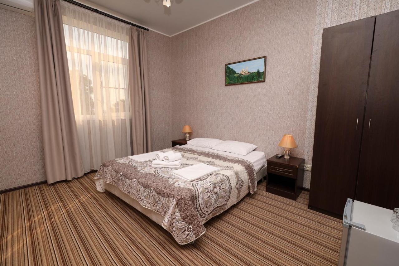 Hotel Capri Sukhumi Eksteriør billede